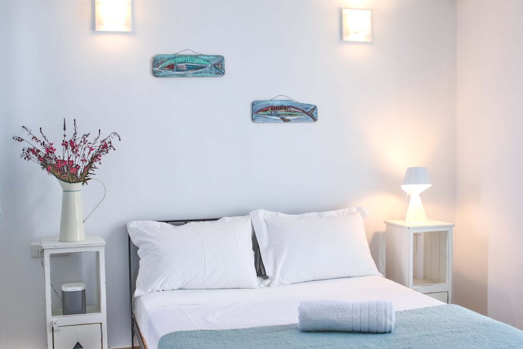 Bedroom-double-bed-2