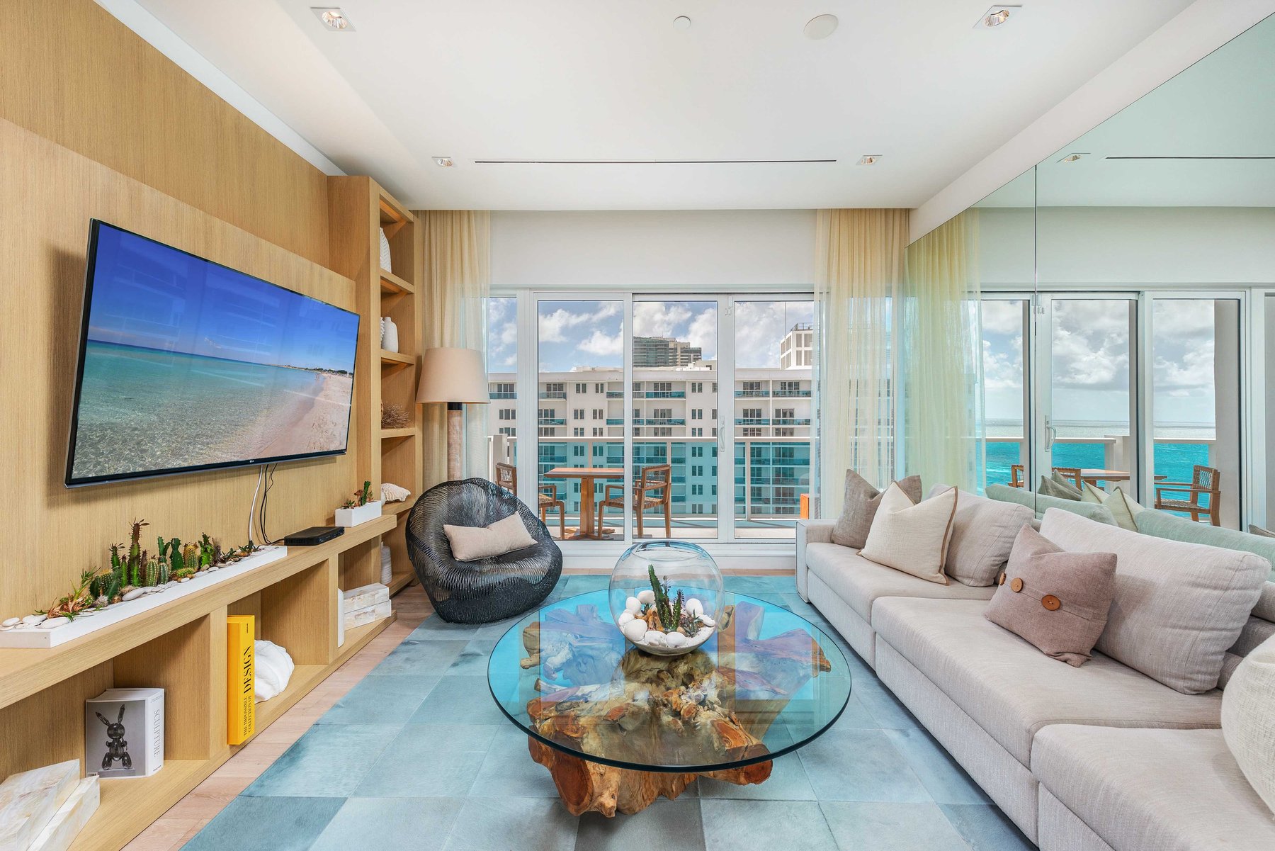 Luxury Residence 1606