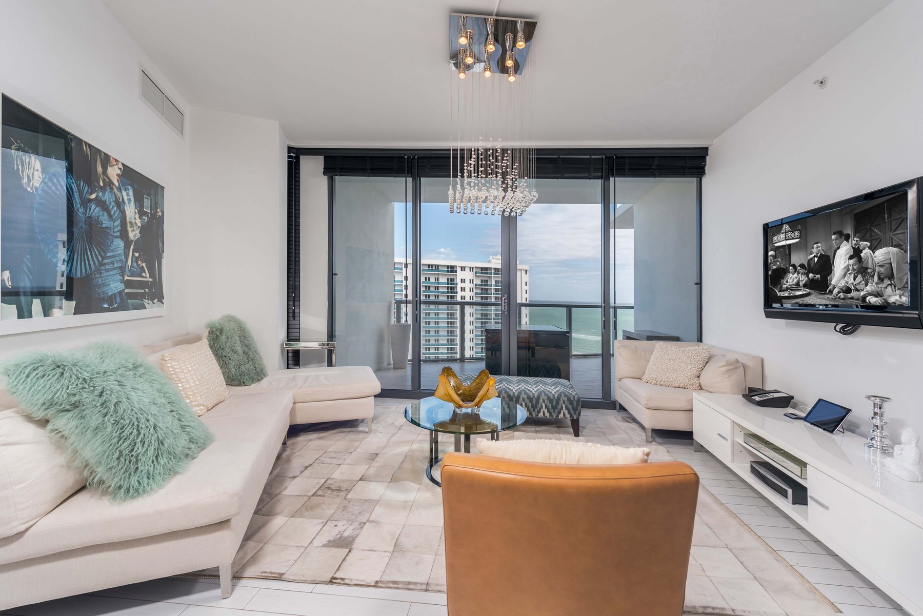 Residence at the W 1411