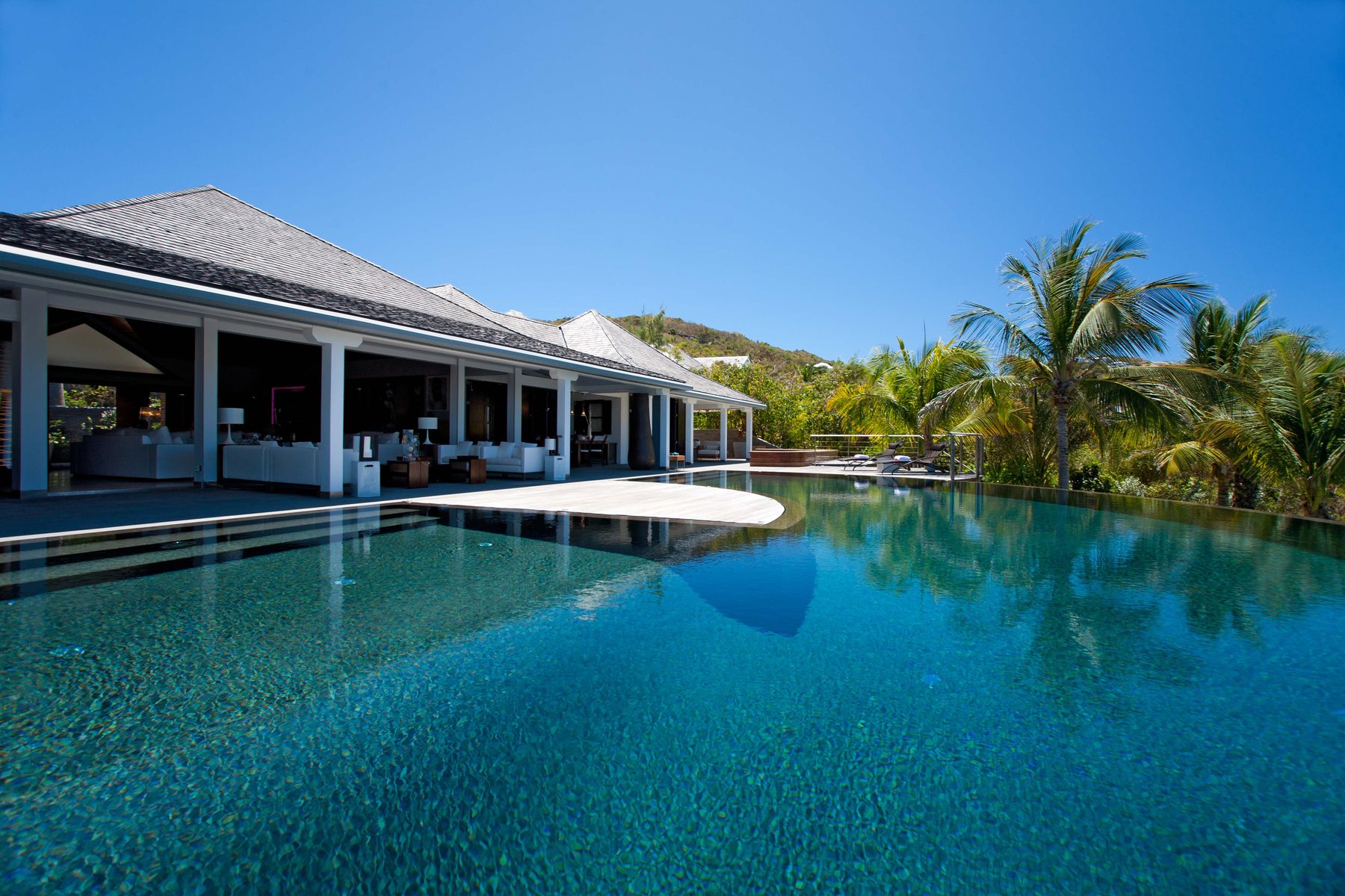 Villa Silver Rainbow