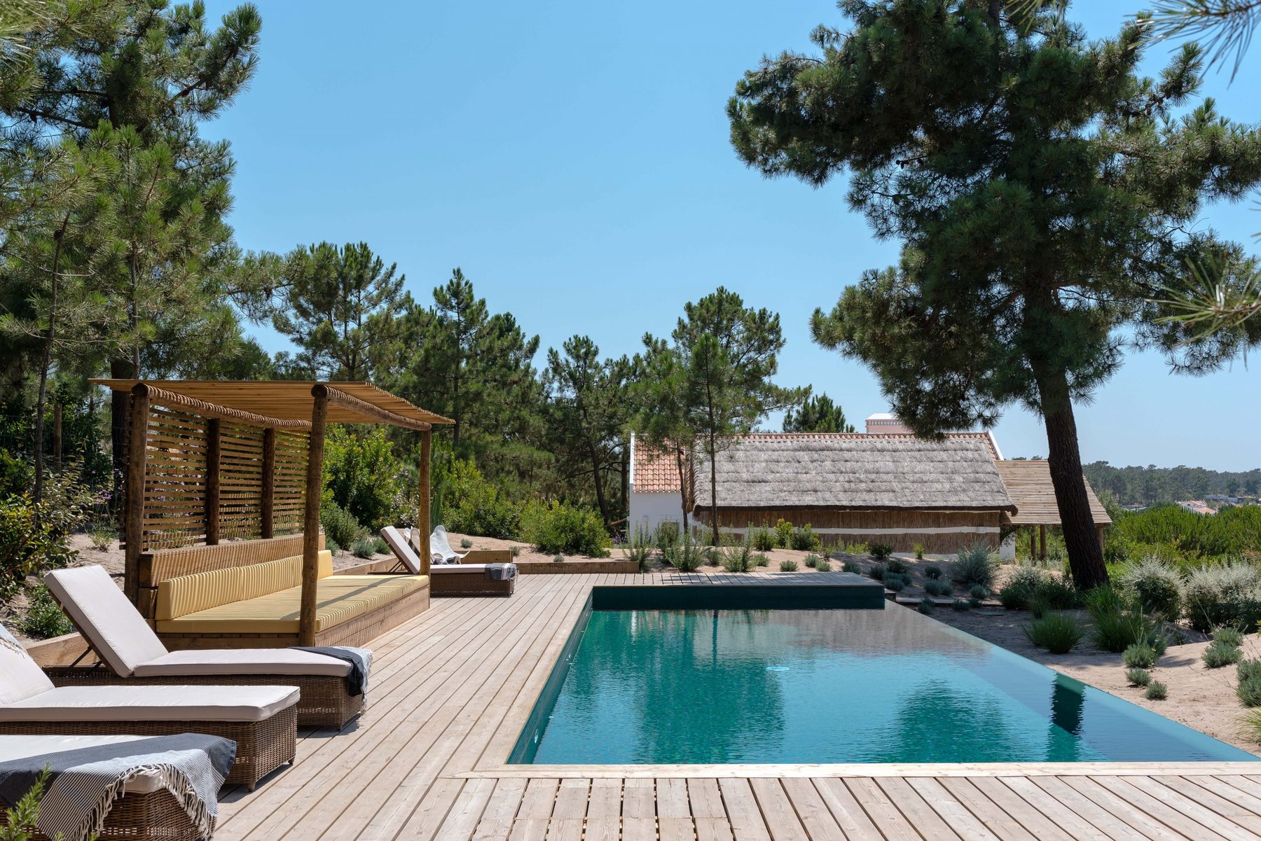 Casa Electra, Comporta